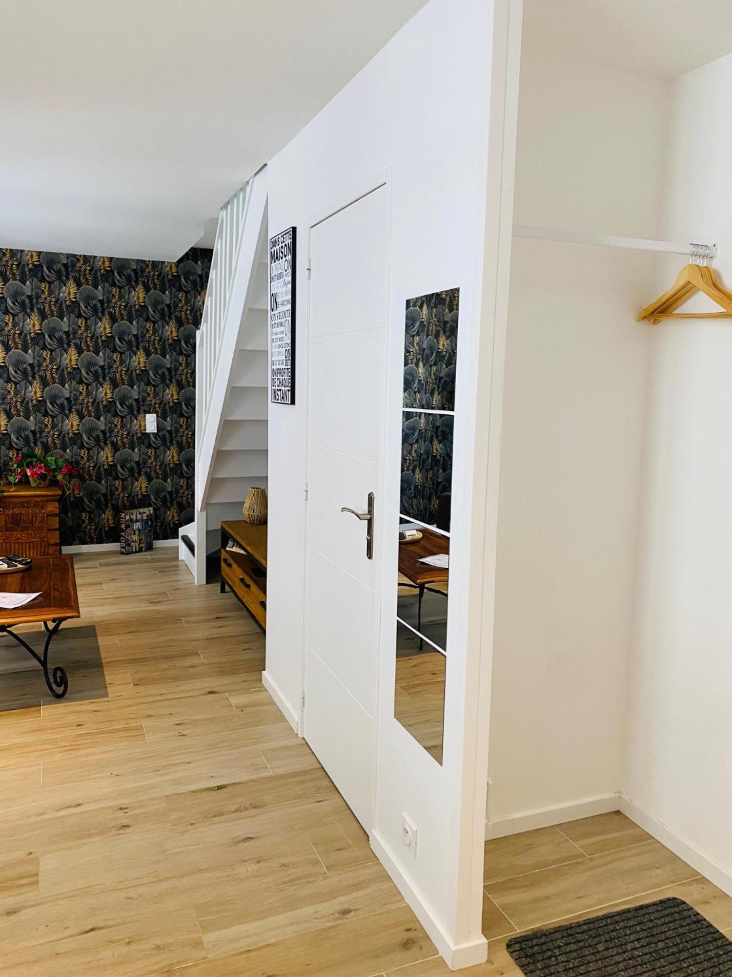 Douillet Et Coquet Appartement Climatise - Parking Prive Gratuit - Centre Монпелие Екстериор снимка